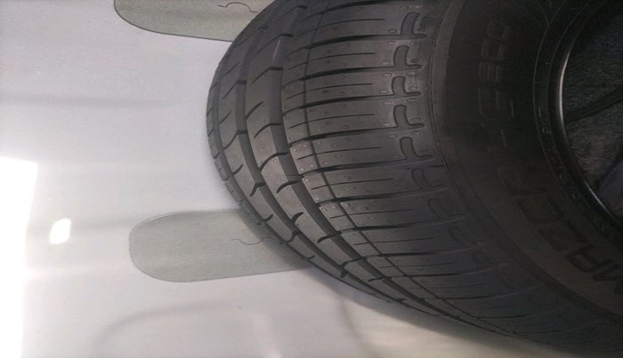 2025 Hyundai AURA SX 1.2 CNG, CNG, Manual, 2,150 km, tyre