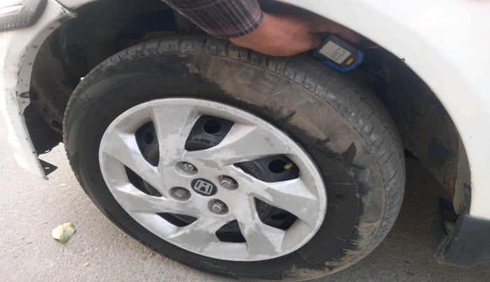 2015 Honda Amaze 1.5L I-DTEC S, Diesel, Manual, 82,938 km, tyre