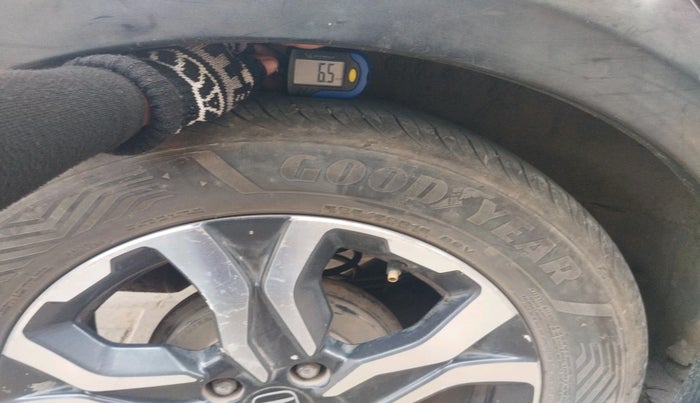 2017 Honda WR-V 1.5L I-DTEC VX MT, Diesel, Manual, 1,04,540 km, tyre