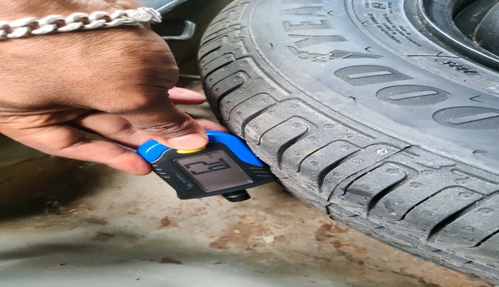 2020 Maruti Dzire VXI, Petrol, Manual, 54,675 km, tyre