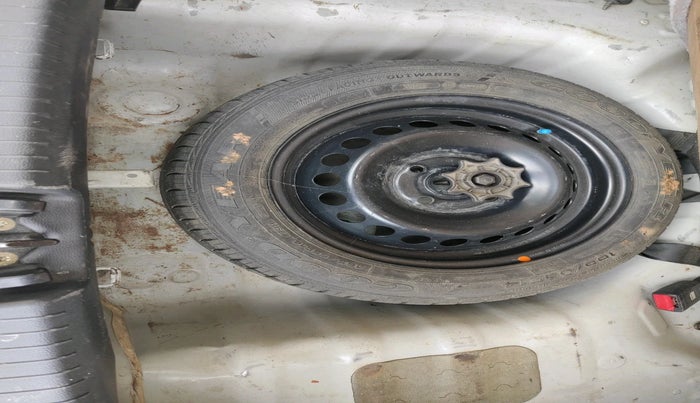 2017 Hyundai Grand i10 SPORTZ (O) 1.2 KAPPA VTVT, Petrol, Manual, 76,060 km, tyre