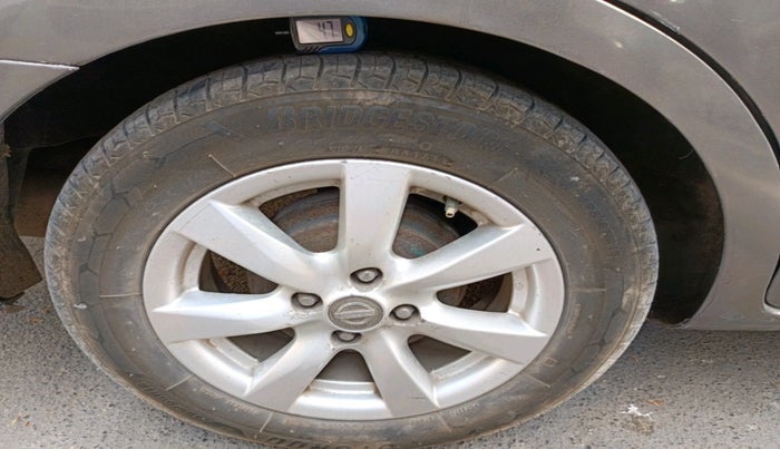 2012 Nissan Sunny XV PETROL, CNG, Manual, 1,27,419 km, tyre