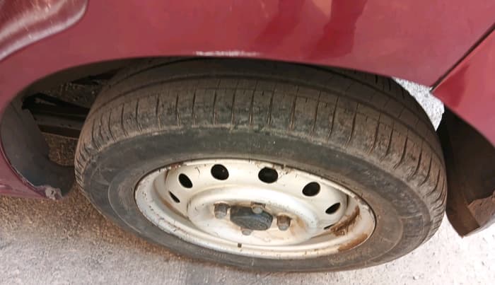 2012 Maruti Wagon R 1.0 LXI, Petrol, Manual, 1,81,416 km, tyre