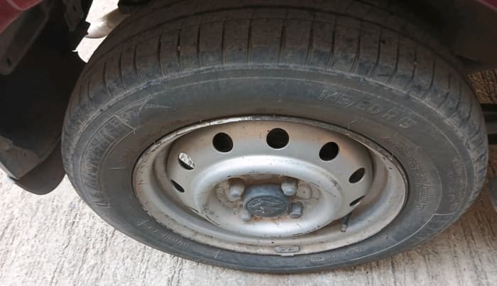 2012 Maruti Wagon R 1.0 LXI, Petrol, Manual, 1,81,416 km, tyre