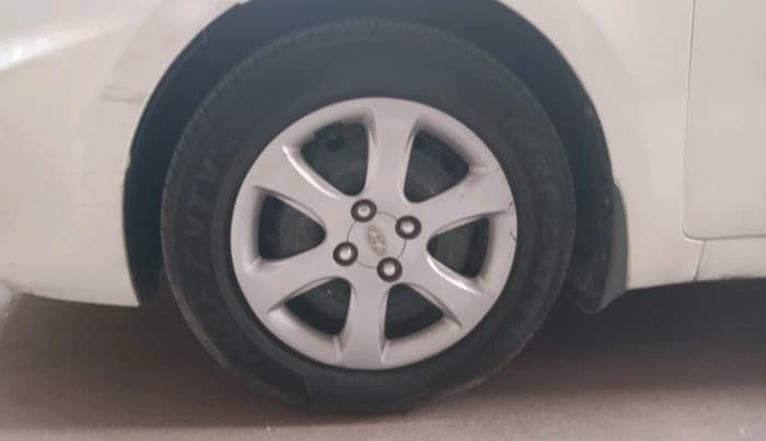 2012 Hyundai Verna FLUIDIC 1.4 VTVT, Petrol, Manual, 56,392 km, tyre