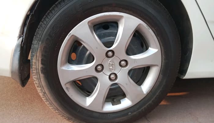 2012 Hyundai Verna FLUIDIC 1.4 VTVT, Petrol, Manual, 56,392 km, tyre