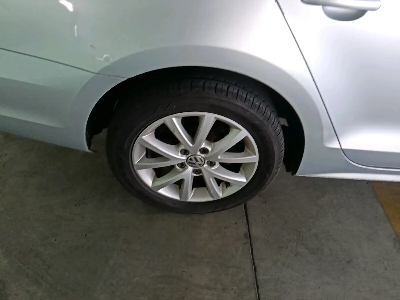 2016 Volkswagen Jetta COMFORTLINE TDI, Diesel, Manual, 2,46,740 km, tyre