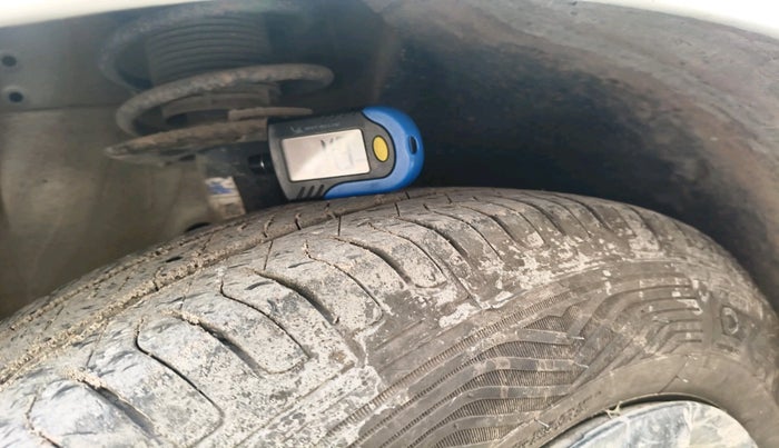 2019 Maruti Swift LXI, CNG, Manual, 60,152 km, tyre