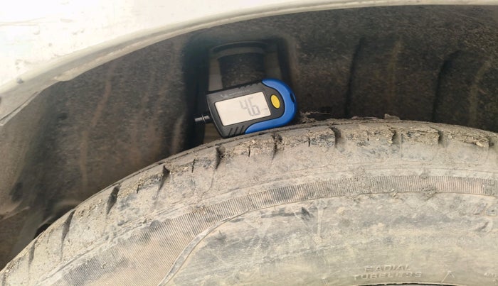 2019 Maruti Swift LXI, CNG, Manual, 60,152 km, tyre