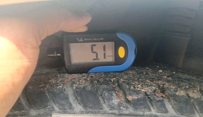 2015 Honda Amaze 1.5L I-DTEC S, Diesel, Manual, 1,09,168 km, tyre