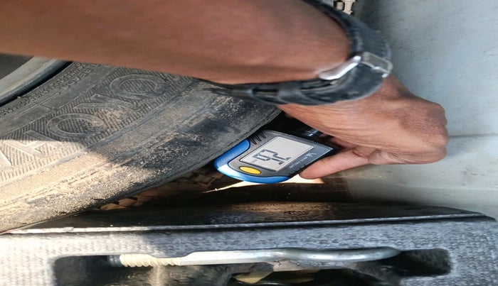 2015 Honda Amaze 1.5L I-DTEC S, Diesel, Manual, 1,09,168 km, tyre