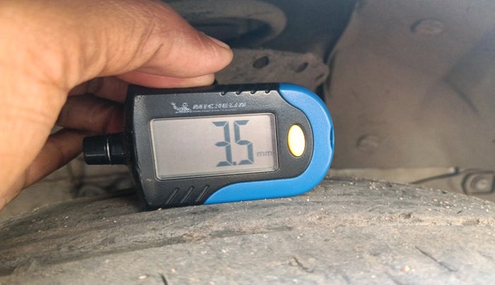 2015 Honda Amaze 1.5L I-DTEC S, Diesel, Manual, 1,09,168 km, tyre