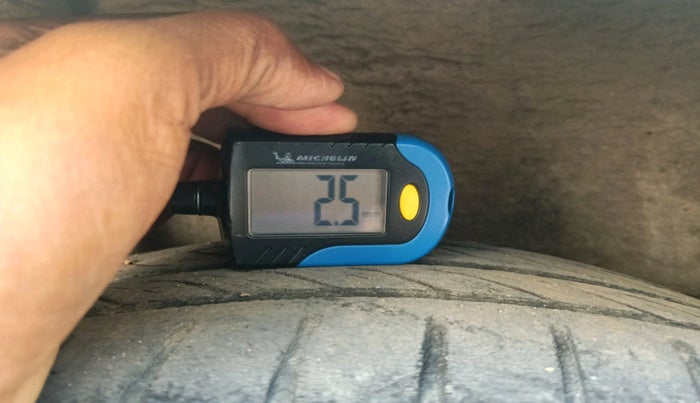 2015 Honda Amaze 1.5L I-DTEC S, Diesel, Manual, 1,09,168 km, tyre