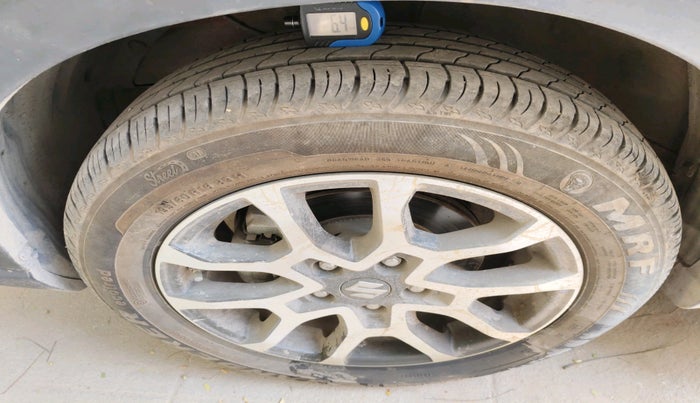 2023 Maruti XL6 ALPHA PLUS MT DUAL TONE, Petrol, Manual, 7,035 km, tyre