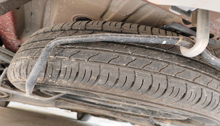 2023 Maruti XL6 ALPHA PLUS MT DUAL TONE, Petrol, Manual, 7,035 km, tyre