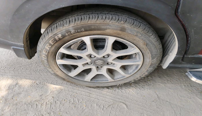 2023 Maruti XL6 ALPHA PLUS MT DUAL TONE, Petrol, Manual, 7,035 km, tyre