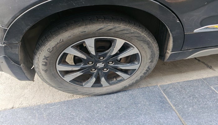 2017 Maruti S Cross ZETA 1.3, Diesel, Manual, 1,02,804 km, tyre