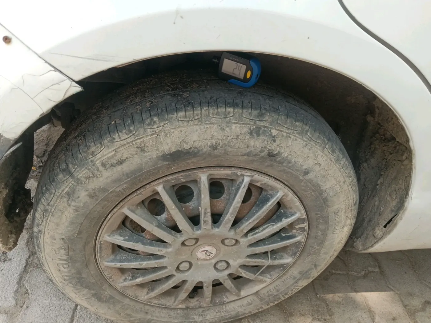 2016 Maruti Swift Dzire VDI, Diesel, Manual, 1,01,817 km, tyre