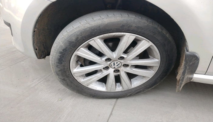 2013 Volkswagen Polo HIGHLINE DIESEL, Diesel, Manual, 90,802 km, tyre