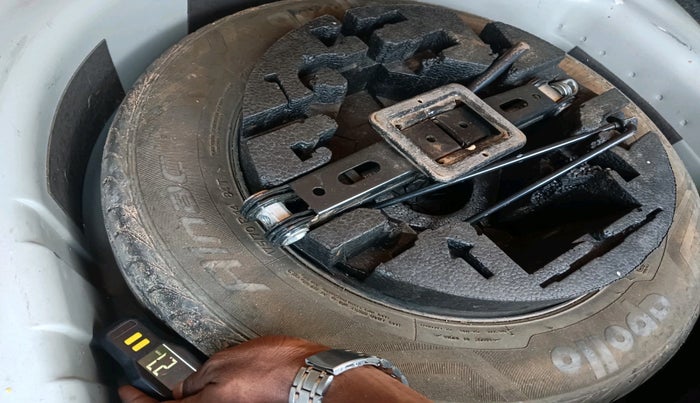 2015 Skoda Rapid 1.5 TDI CR ELEGANCE AT, Diesel, Automatic, 1,51,606 km, tyre