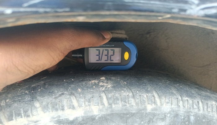 2012 Hyundai Accent EXECUTIVE, Petrol, Manual, 1,55,683 km, tyre