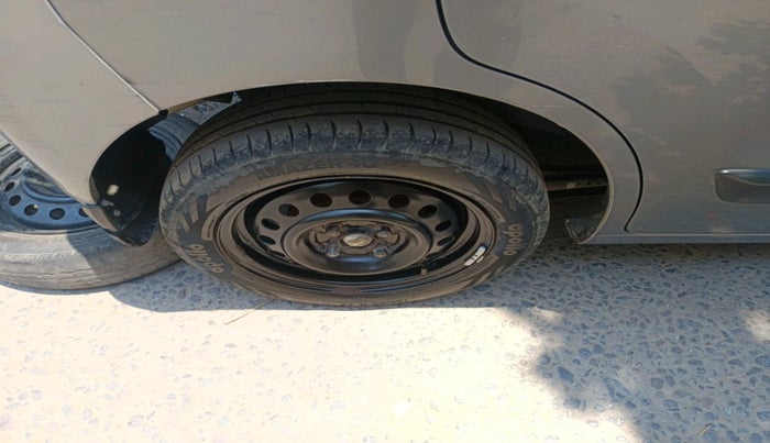 2016 Maruti Wagon R 1.0 VXI OPT, Petrol, Manual, 79,194 km, tyre