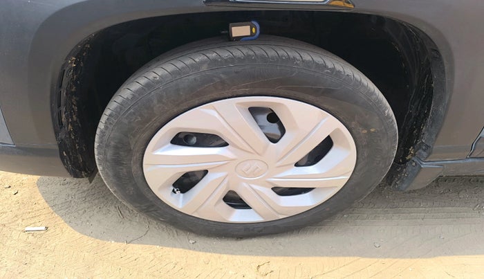 2026 Maruti Victoris Vxi 1.5 CNG MT, CNG, Manual, 3,230 km, tyre