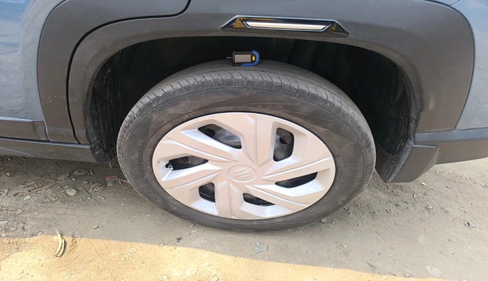 2026 Maruti Victoris Vxi 1.5 CNG MT, CNG, Manual, 3,230 km, tyre