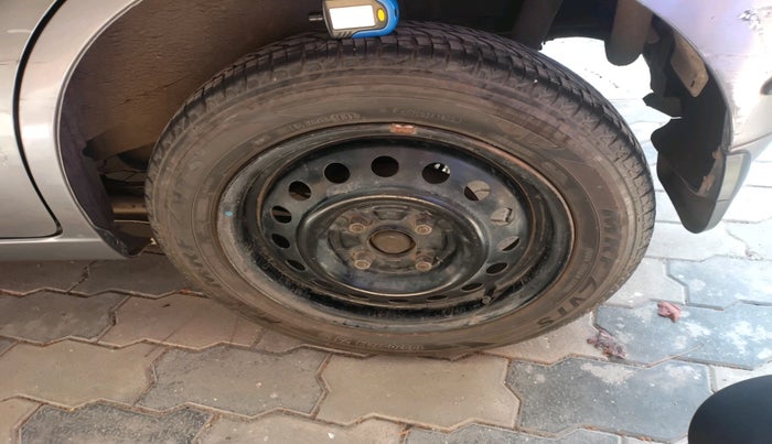 2013 Maruti Wagon R 1.0 VXI, Petrol, Manual, 50,281 km, tyre