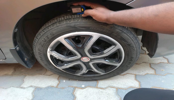 2013 Maruti Wagon R 1.0 VXI, Petrol, Manual, 50,281 km, tyre