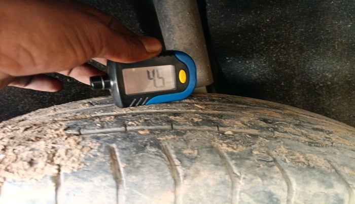 2017 Ford Ecosport TREND 1.5L DIESEL, Diesel, Manual, 1,37,437 km, tyre