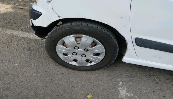 2011 Hyundai Santro Xing GL PLUS, CNG, Manual, 1,23,713 km, tyre