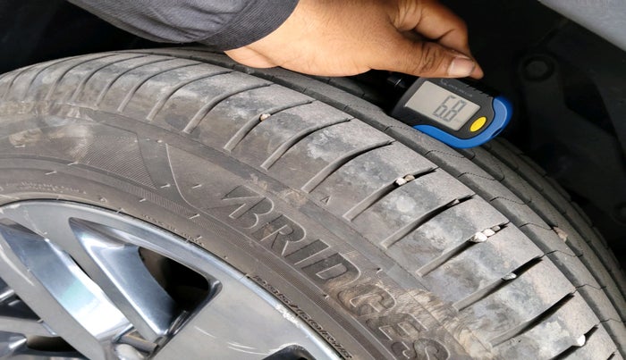 2021 Tata Safari XZA PLUS, Diesel, Automatic, 65,957 km, tyre