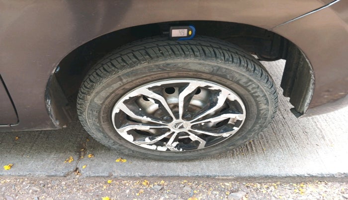 2014 Maruti Wagon R 1.0 LXI CNG, CNG, Manual, 1,01,690 km, tyre