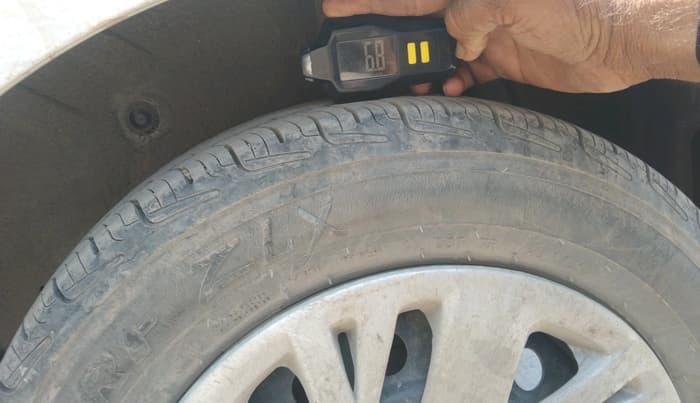 2015 Maruti Celerio VXI, Petrol, Manual, 85,003 km, tyre