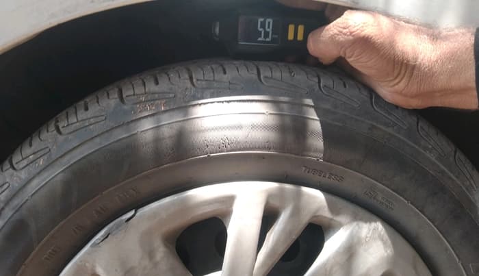 2015 Maruti Celerio VXI, Petrol, Manual, 85,003 km, tyre
