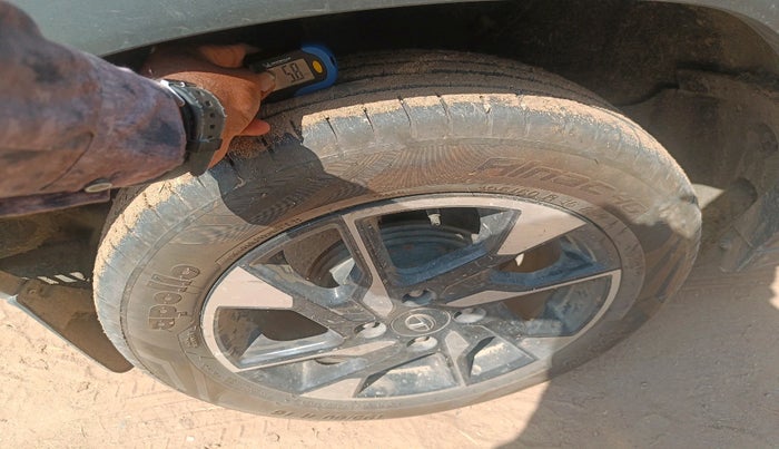 2021 Tata PUNCH CREATIVE  MT, CNG, Manual, 77,823 km, tyre