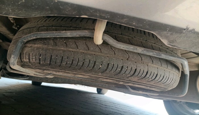 2023 Maruti Ertiga ZXI (O) CNG, CNG, Manual, 1,07,115 km, tyre