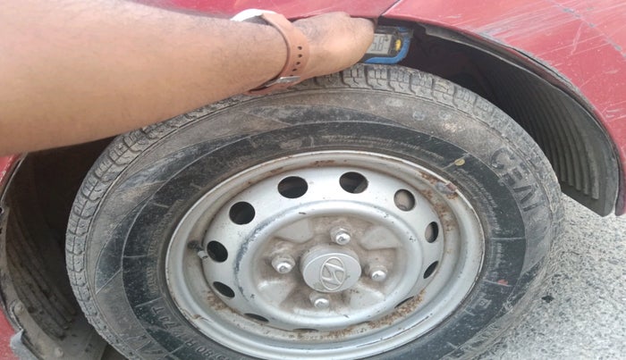 2015 Hyundai Eon ERA +, Petrol, Manual, 7,126 km, tyre