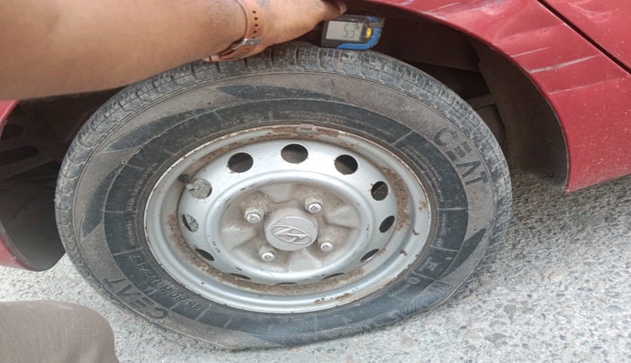 2015 Hyundai Eon ERA +, Petrol, Manual, 7,126 km, tyre