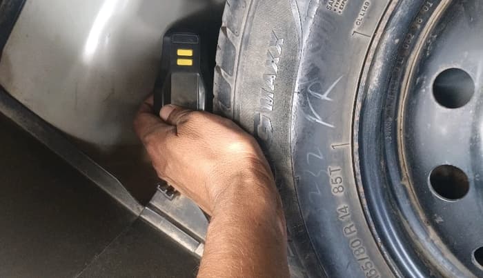 2018 Maruti Swift VXI, Petrol, Manual, 1,18,531 km, tyre