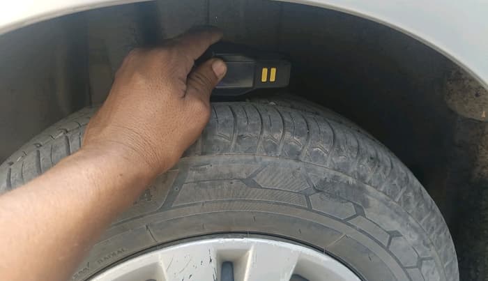 2018 Maruti Swift VXI, Petrol, Manual, 1,18,531 km, tyre