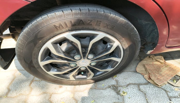 2016 Nissan Micra Active XV SAFETY PACK, Petrol, Manual, 1,11,291 km, tyre