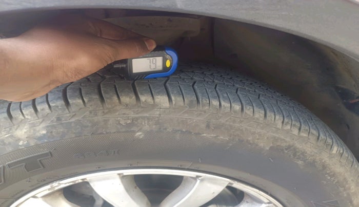 2017 Mahindra XUV500 W8, Diesel, Manual, 64,321 km, tyre