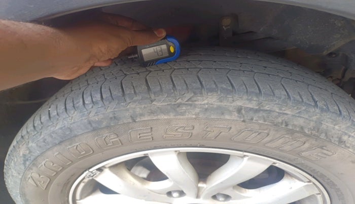 2017 Mahindra XUV500 W8, Diesel, Manual, 64,321 km, tyre