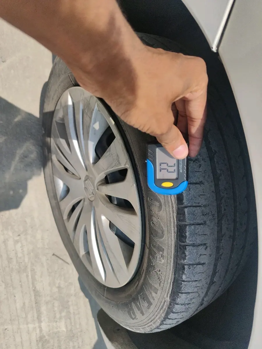 2014 Maruti Ertiga VXI CNG, CNG, Manual, 58,746 km, tyre