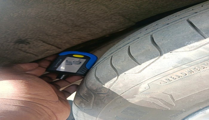 2018 Toyota Innova Crysta 2.7 GX 8 STR, Petrol, Manual, 66,035 km, tyre