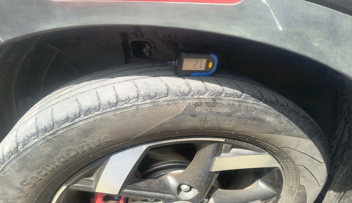 2022 Hyundai VENUE SX 1.5 (O) CRDI DUAL TONE, Diesel, Manual, 53,875 km, tyre