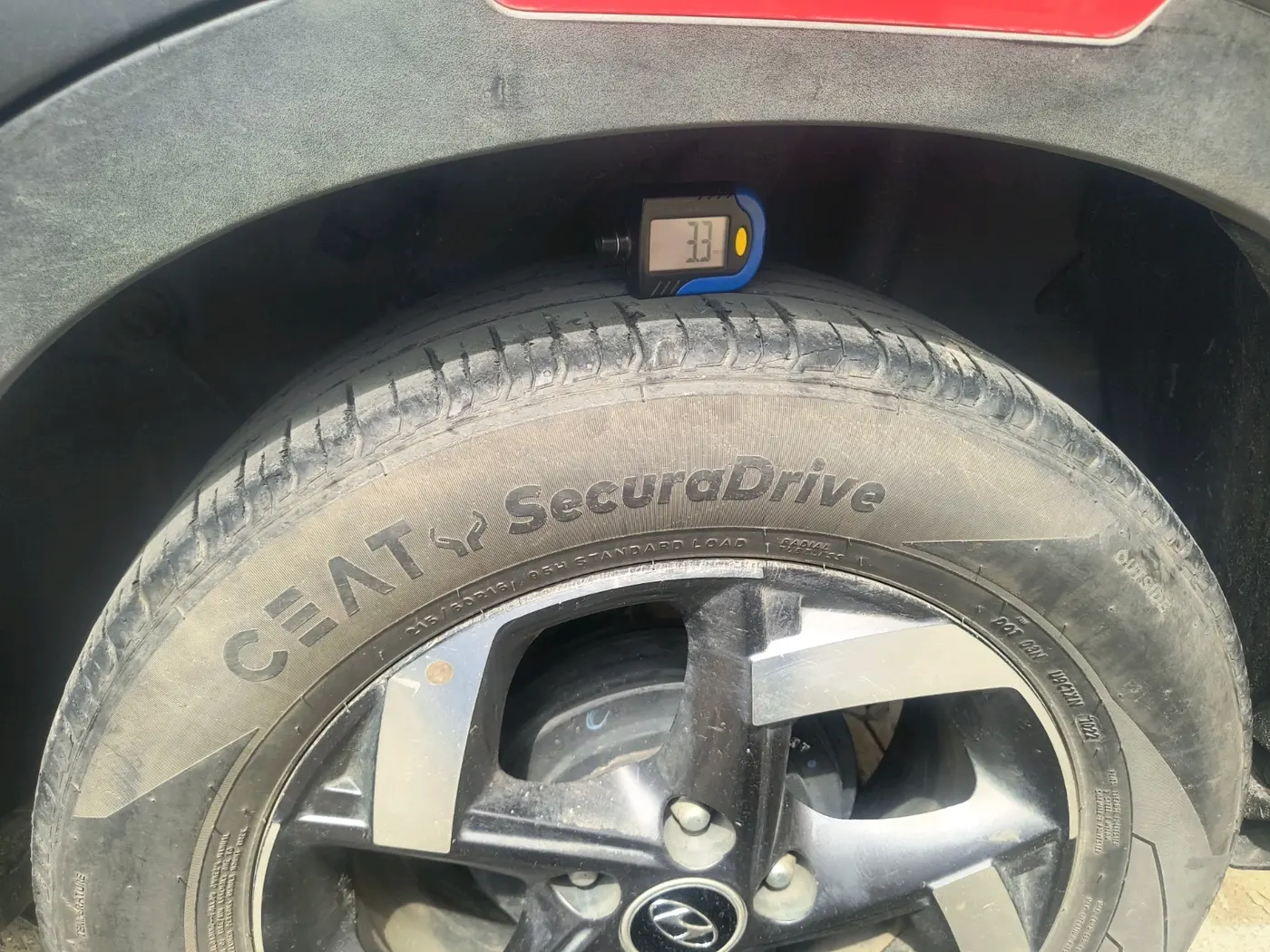 2022 Hyundai VENUE SX 1.5 (O) CRDI DUAL TONE, Diesel, Manual, 53,875 km, tyre