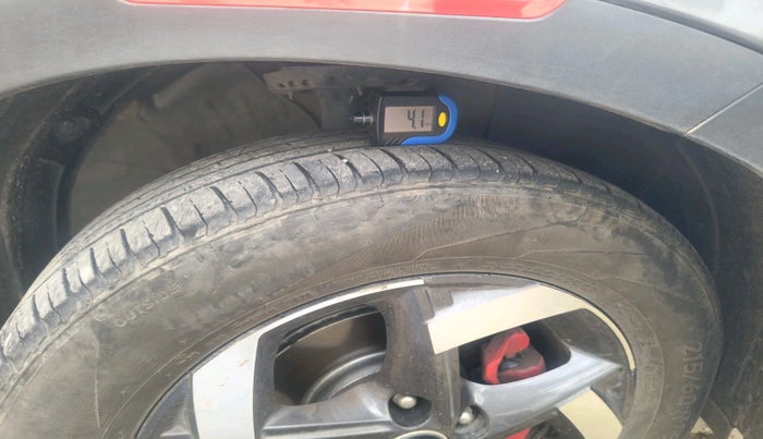 2022 Hyundai VENUE SX 1.5 (O) CRDI DUAL TONE, Diesel, Manual, 53,875 km, tyre